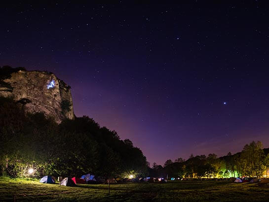 Camping_by_night_Krakow